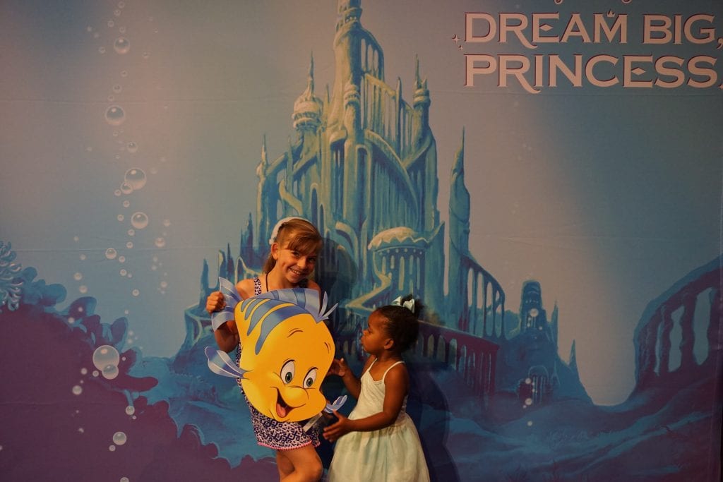 Sisters at the Disney SMMC event | Global Munchkins