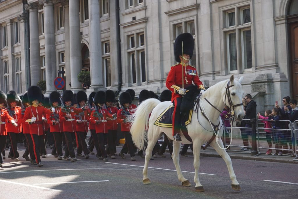 Buckingham Palace Guards Parading | London with Kids | Global Munchkins