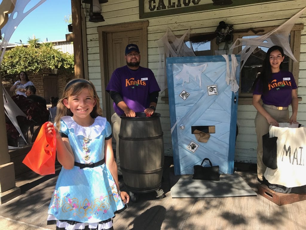 Knott's Spooky Farm Activities | Global Munchkins