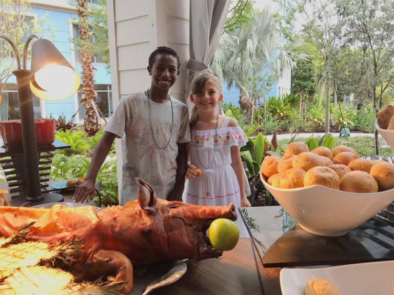 The Best Universal Orlando Food & Drinks [Top 15 Foods You Have to Try]