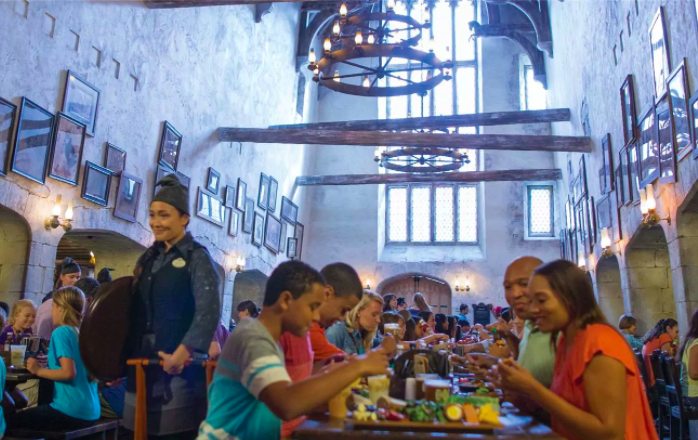 The Universal Orlando Food Scene has really stepped up it's game. Check out the Top 10 foodie items you need to check out on your next visit. Plus, find a a ton of Universal Orlando Tips & Tricks on our blog www.GlobalMunchkins.com