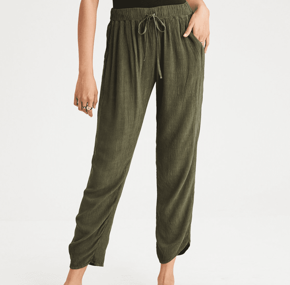 The Best Travel Pants for Women - [18 of the Best Pairs] | Global Munchkins