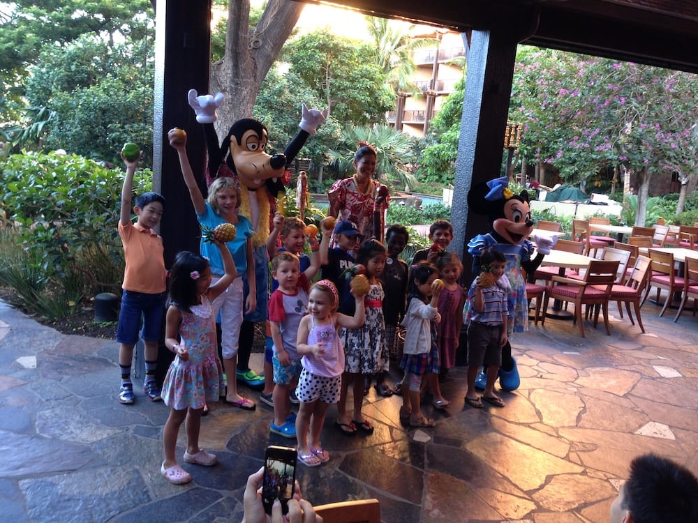 4 Reasons Your Family Will Love an Aulani Character Breakfast