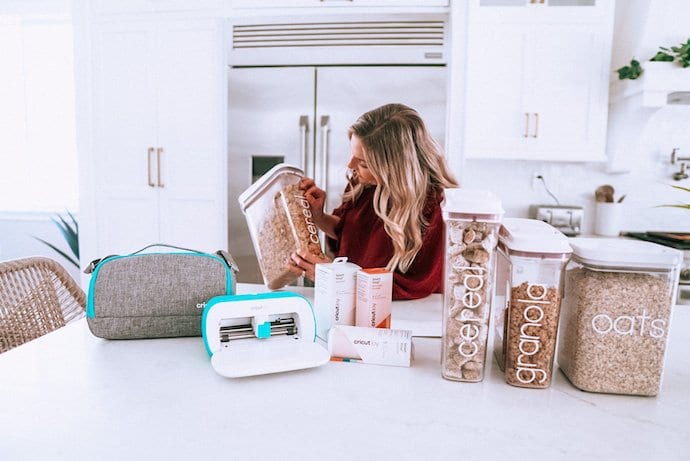 The Card Grotto: VIDEO  Cricut Joy - An Introduction