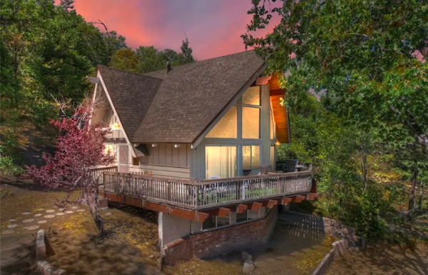 10 Amazing Lake Arrowhead Airbnbs that are perfect for your next