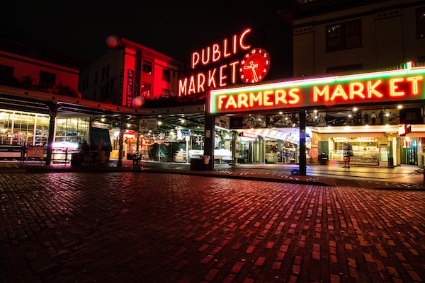 things to do at night in Seattle