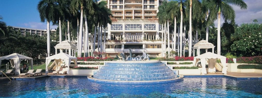 Top 5 Best & Relaxing Mom Vacations 11 grand_wailea_pool