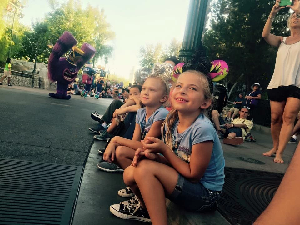 Disneyland Birthdays - 11 Ideas to Make the Day EXTRA Special! 21 10 Ways to have a Magical Disneyland Birthday | Global Munchkins