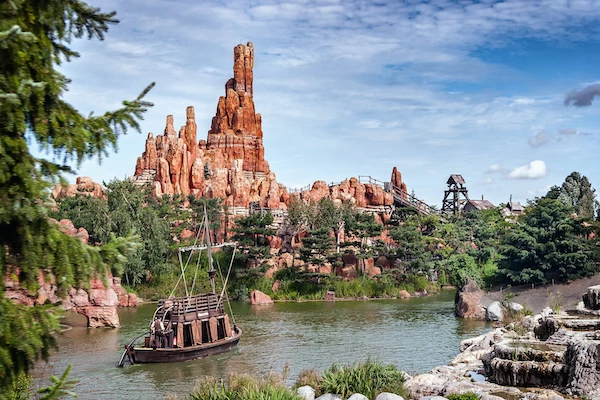 Top 10 Once in a Lifetime Things to do in Los Angeles 7 best rides at Disneyland
